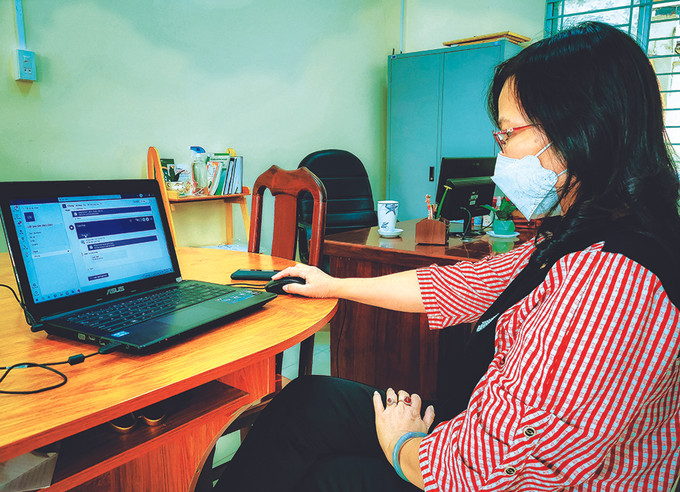 ទីក្រុង កឹនធើ រៀបចំដាក់អនុវត្តន៍វិធានការជួយឧបត្ថម្ភសិស្សានុសិស្សរៀនតាមប្រព័ន្ធអនឡាញប្រកបដោយភាពបត់បែន ảnh 1