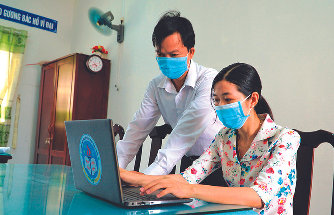 ទីក្រុង កឹនធើ រៀបចំដាក់អនុវត្តន៍វិធានការជួយឧបត្ថម្ភសិស្សានុសិស្សរៀនតាមប្រព័ន្ធអនឡាញប្រកបដោយភាពបត់បែន ảnh 2