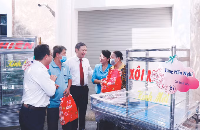 ប្រសិទ្ធភាពខែចំណុចកំពូល"ដើម្បីជនក្រីក្រ" នៅទីក្រុង ហូ ជីមិញ ảnh 1