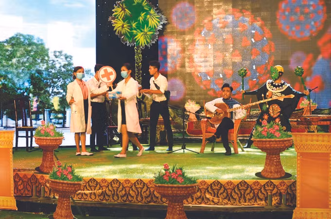 ថ្នាលបណ្តុះទេពកោសល្យវ័យក្មេងសម្រាប់សិល្បៈ ខ្មែរ ណាមបូ ảnh 3