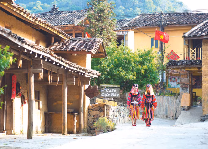 ឡូឡូចាយ - ភូមិរឿងព្រេងនិទាននៅតំបន់ដែនដីចុងខាងជើងមាតុភូមិ ảnh 1