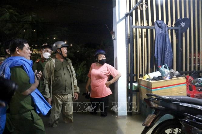 កងកម្លាំងសមត្ថកិច្ចចលនាប្រជាជនបន្លាស់ទីចេញផុតពីតំបន់លិចជ្រៅ។ 02-ngap-sau-lam-dong-28102025-03.jpg