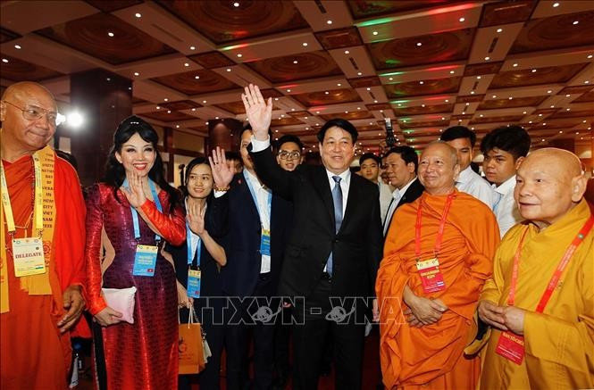 លោកប្រធានរដ្ឋ លឿងកឿង អញ្ជើញចូលរួមពិធីបើកមហាបុណ្យវិសាខបូជាអង្គការសហប្រជាជាតិ ២០២៥ នៅទីក្រុង ហូ ជីមិញ។ រូបថត៖ ថាញ់វូ - ទីភ្នាក់ងារព័ត៌មានវៀតណាម 06-potal-thanh-pho-ho-chi-minh-thanh-pho-dang-song-vuon-minh-trong-ky-nguyen-moi-stand.jpg