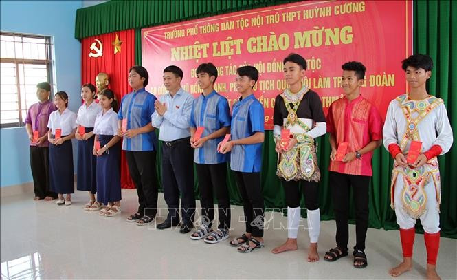 03-potal-doan-cong-tac-cua-quoc-hoi-tham-chuc-tet-chol-chnam-thmay-tai-can-tho-stand.jpg
