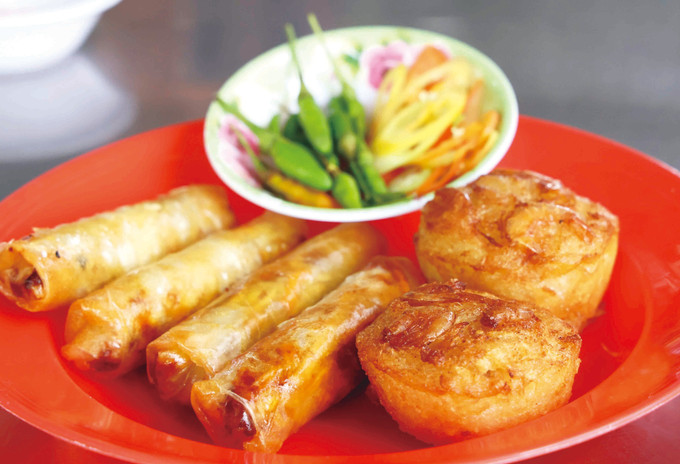 ឆៃយ៉ (ណែមបំពង) និងនំកំពឹសចៀនសម្រាប់បរិភោគផ្ទាប់ជាមួយនំបញ្ចុកទឹកសម្ល 1-2.jpg