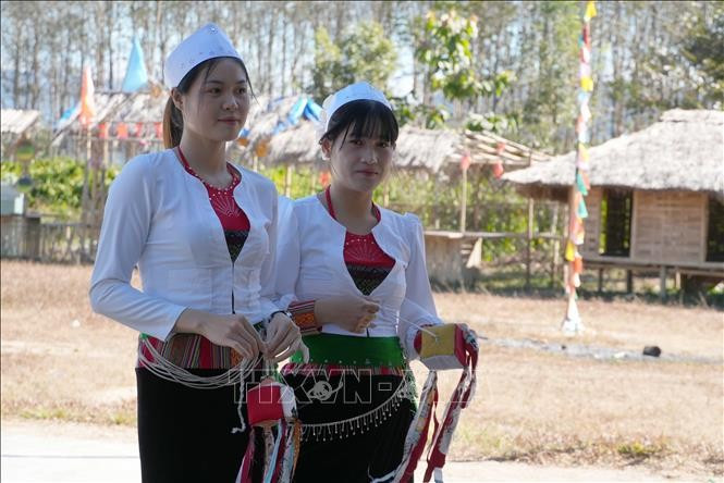 08-potal-giu-nep-tet-muong-giua-dai-ngan-tay-nguyen-stand.jpg
