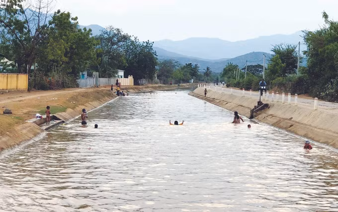 ការព្រមានអំពីស្ថានភាពក្មេងលង់ទឹកក្នុងរដូវប្រាំង ảnh 2