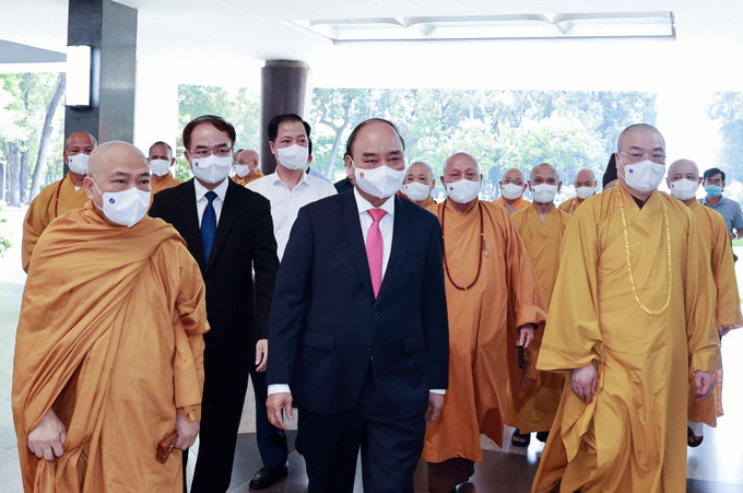 លោកប្រធានរដ្ឋ ង្វៀនស៊ន់ភុក ទទួលជួបក្រុមប្រតិភូនៃពុទ្ធសាសនា វៀតណាម ảnh 4