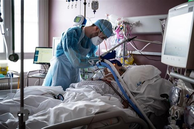 អ្នកធ្លាប់ត្រូវឆ្លងជំងឺកូវីដ-១៩ អាចរង​បញ្ហា​សតិអារម្មណ៍​និង​សរសៃប្រសាទ​ ảnh 1