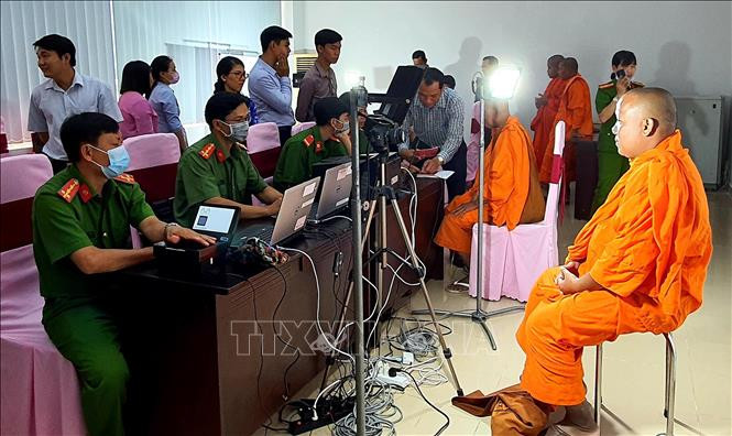 ខេត្ត សុកត្រាំង ពន្លឿនដំណើរការនៃការផ្តល់អត្តសញ្ញាណប័ណ្ណភ្ជាប់បន្ទះឈីបអេឡិចត្រូនិចអោយប្រជាជន ảnh 2