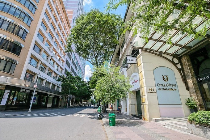 ទីក្រុង ហូជីមិញ ​អនុវត្ត​គម្លាត​​សុវត្ថិភាព​សង្គម​ដើម្បីបង្កើនការងារបង្ការ ទប់ស្កាត់ការរីករាលដាលនៃជំងឺកូវីដ-១៩ ảnh 5