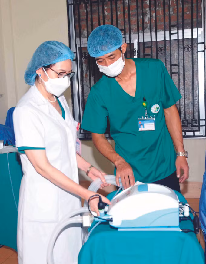 ថែទាំសុខភាពជូនបងប្អូនជនជាតិនៅតំបន់ព្រំដែន សុងម៉ា ảnh 4