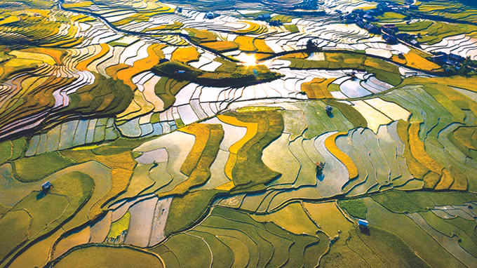 ផ្ទាំងគំនូរធម្មជាតិនៅស្រុក មូកាងចាយ ảnh 1