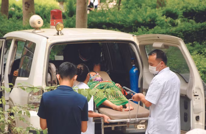 ថែទាំសុខភាពជូនបងប្អូនជនជាតិនៅតំបន់ព្រំដែន សុងម៉ា ảnh 3