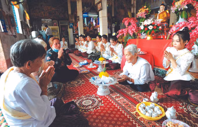 អញ្ជើញទៅវត្ត បទុមវង្សាសំរោង ចូលរួមពិធីបុណ្យកឋិនទាន ảnh 5