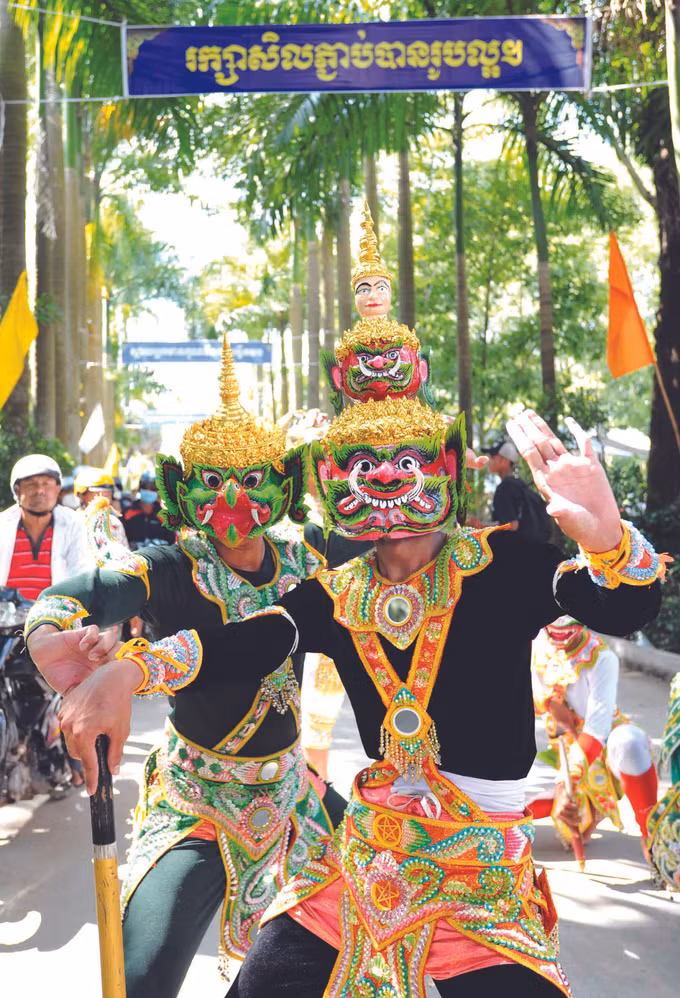 អញ្ជើញទៅវត្ត បទុមវង្សាសំរោង ចូលរួមពិធីបុណ្យកឋិនទាន ảnh 7