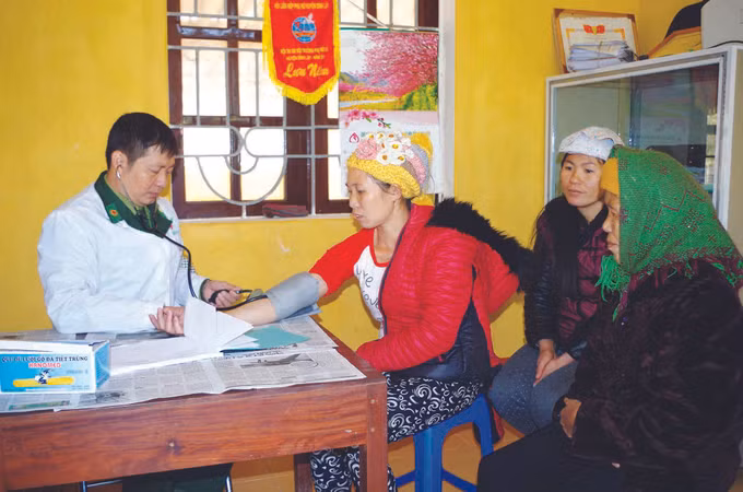 ស្លាកស្នាមយុទ្ធជនពាក់ស័ក្តិពណ៌បៃតងស្រុកទេស ឡាង ảnh 2