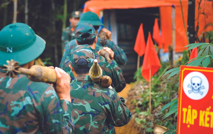 ​ខំប្រឹងប្រែងបោសសម្អាតដី បង្កើតការងាររកស៊ីចិញ្ចឹមជីវិតជូនប្រជាជនខ្សែបន្ទាត់ព្រំដែនភាគខាងជើង ảnh 3