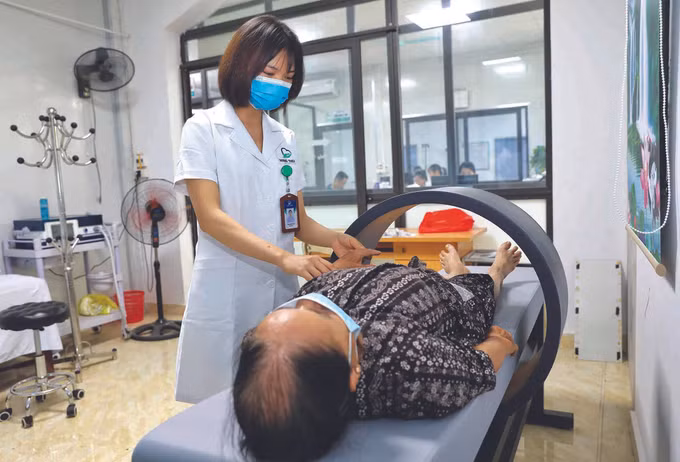 អាសយដ្ឋានពិនិត្យព្យាបាលជំងឺមានកិត្យានុភាពដោយប័ណ្ណធានារ៉ាប់រងសុខភាពនៅខេត្ត បាក់យ៉ាង ảnh 2