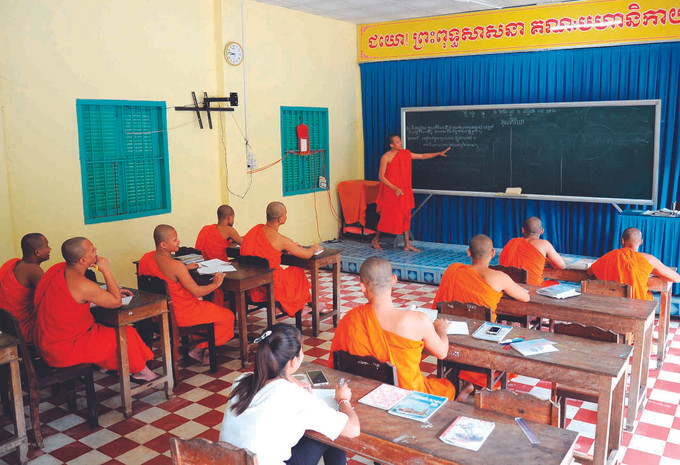ពុទ្ធសាសនាទក្ខិណនិកាយបានរួមចំណែកអភិរក្សនិងពង្រីកអត្តសញ្ញាណ វប្បធម៌ប្រពៃណីរបស់បងប្អូនជនជាតិ ខ្មែរ ណាមបូ ដំបូងបង្អស់បង្ហាញ តាមរយៈភាសា អក្សរសរសេរក៏ជាអក្សររបស់បងប្អូនជនជាតិ ខ្មែរ បងប្អូនជនជាតិ ខ្មែរ ណាមបូ អភិរក្ស ពង្រីកអត្តសញ្ញាណវប្បធម៌ប្រពៃណី ảnh 6