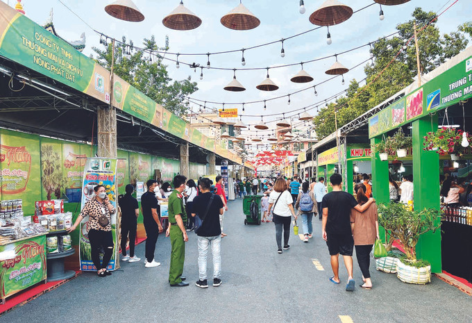 ចូវដុក ធានីនៃម៉ាំរបស់តំបន់ ណាមបូ ảnh 3 ចូវដុក ធានីនៃម៉ាំរបស់តំបន់ ណាមបូ ảnh 3