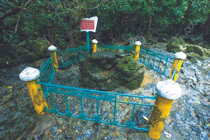 ប៉ាក - ប គោលដៅដែលរក្សាទុកដានជើងអ៊ំ ហូ ảnh 2