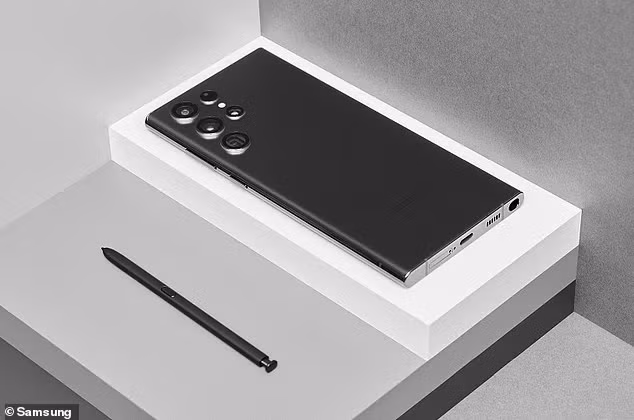 Samsung បង្ហាញ​ទូរស័ព្ទ​ត្រកូល Galaxy S22 ចំនួន ៣ ម៉ូ​ដែល រួម​ទាំង​ទូរស័ព្ទ​តម្លៃ​ជាង ២.០០០ ដុល្លារ​ជាមួយនឹង​ប៊ិក​ ảnh 2