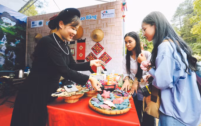 មកកាន់តំបន់ ណននឿក ảnh 3