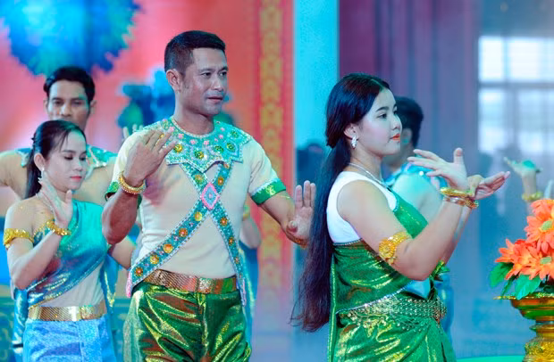 ក្រុមសិល្បៈ ខ្មែរ ខេត្ត សុកត្រាំង - កន្លែងអភិរក្សពង្រីកផ្សព្វផ្សាយចម្រៀងប្រជាប្រិយ របាំប្រជាប្រិយ ខ្មែរ ảnh 4