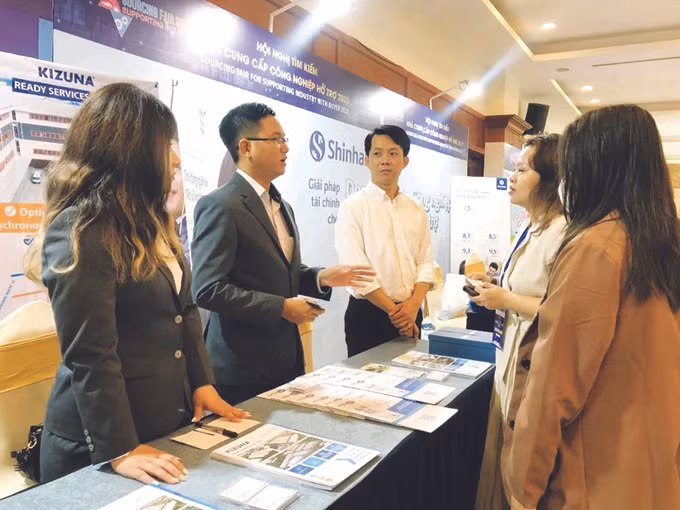 ឧបត្ថម្ភសហគ្រាសចូលរួមខ្សែចង្វាក់ផ្គត់ផ្គង់ទូទាំងសកលលោក ảnh 3