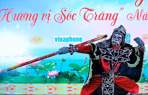 ក្រុមសិល្បៈ ខ្មែរ ខេត្ត សុកត្រាំង - កន្លែងអភិរក្សពង្រីកផ្សព្វផ្សាយចម្រៀងប្រជាប្រិយ របាំប្រជាប្រិយ ខ្មែរ ảnh 6