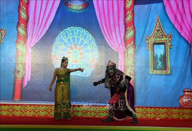 ការសម្តែងប្រភេទសិល្បៈល្ខោនយូកេ ខេត្ត សុកត្រាំង៖ រំលឹកអនុស្សាវរីយ៍ខួបគម្រប់ ១០០ ឆ្នាំនៃល្ខោនយូកេនិងប្រកាសទម្រង់បេតិកភណ្ឌវប្បធម៌អរូបីទាំងឡាយ ảnh 4