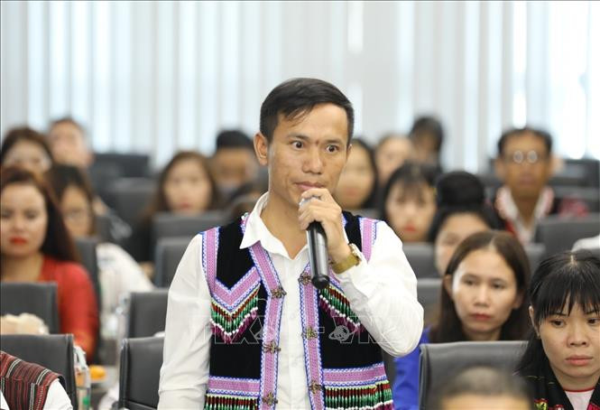 ថ្នាក់ដឹកនាំគណៈកម្មាធិការជនជាតិអញ្ជើញជួបសំណេះសំណាលជាមួយគណៈប្រតិភូ គ្រូបង្រៀនជនជាតិភាគតិចគំរូៗ ảnh 3