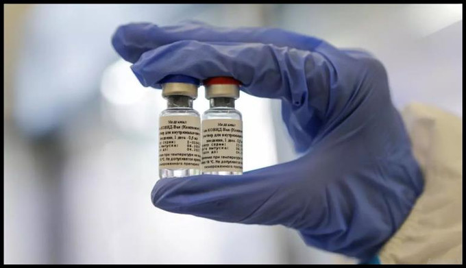 រុស្ស៊ី​ អះអាងថា វ៉ាក់សាំង​របស់​ខ្លួន​មាន​ប្រសិទ្ធភាព​ខ្ពស់​និង​ថោក​ជាង​វ៉ាក់សាំង​របស់ Pfizer​និង Moderna​ ảnh 1