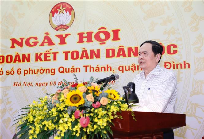 ថ្នាក់ដឹកនាំបក្ស រដ្ឋ អញ្ជើញចូលរួមកម្មវិធីមហាសាមគ្គីជនជាតិទាំងមូលនៅទីក្រុង ហាណូយ ảnh 2