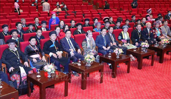 ប្រតិភូអញ្ជើញចូលរួមមហាសន្និបាត របៀបវារៈថ្លែងបទអន្តរាគមន៍នៅឯមហាសន្និបាតតំណាងបណ្តាជនជាតិភាគតិច វៀតណាម ទូទាំងប្រទេសលើកទី ២ ឆ្នាំ ២០២០ ảnh 3