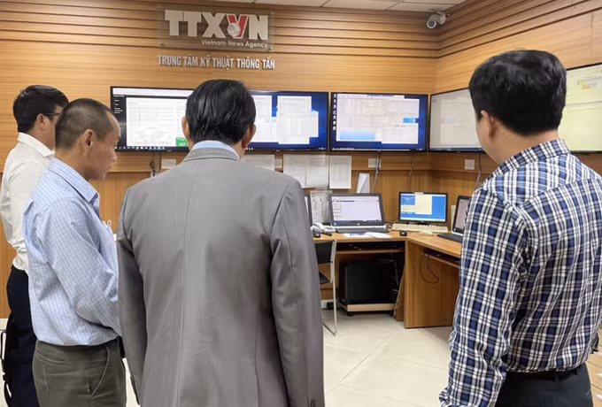 គណៈប្រតិភូទីភ្នាក់ងារសារព័ត៌មានកម្ពុជាធ្វើទស្សនកិច្ចស្វែងយល់នៅទីភ្នាក់ងារសារព័ត៌មាន​វៀតណាម ảnh 6