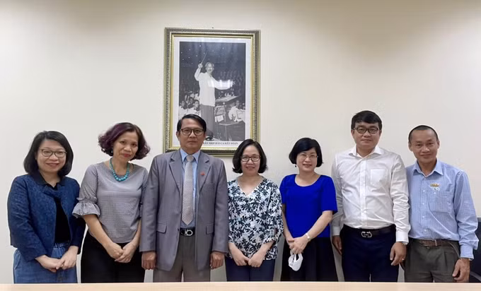 គណៈប្រតិភូទីភ្នាក់ងារសារព័ត៌មានកម្ពុជាធ្វើទស្សនកិច្ចស្វែងយល់នៅទីភ្នាក់ងារសារព័ត៌មាន​វៀតណាម ảnh 4