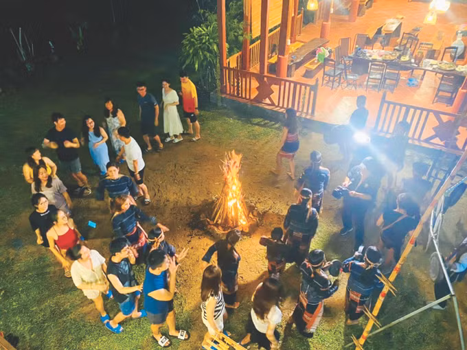 2-kbang-du lich cong dong-hong diep.jpg