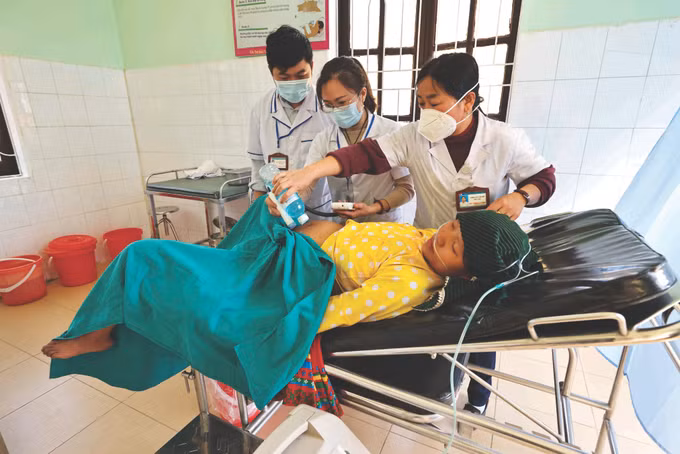 4-bac si tre het long vi dong bao vung cao Ha Giang-Minh Duc.jpg