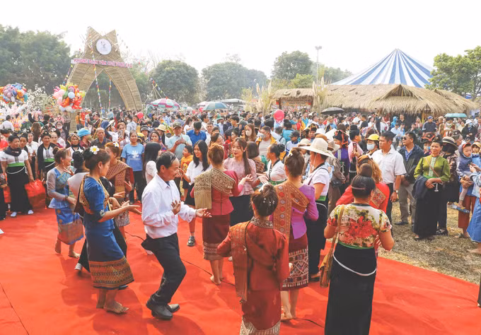 1-dac sac khong gian van hoa vung cao Dien Bien-trung kien.jpg
