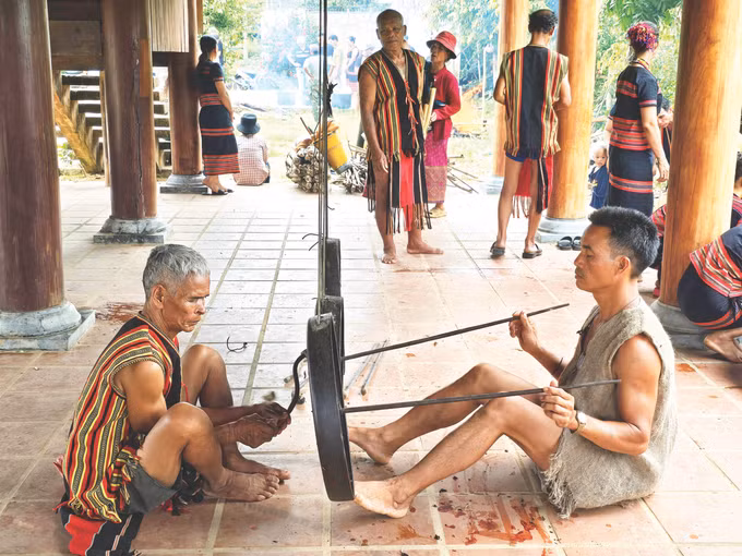 8-tria lua Brau-khoa chuong-kon tum.jpg