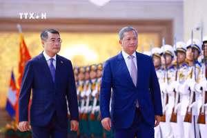 លោកនាយករដ្ឋមន្ត្រី លេ មិញហ៊ឹង អញ្ជើញជាអធិបតីពិធីទទួលបដិសណ្ឋារកិច្ចនាយករដ្ឋមន្ត្រី កម្ពុជា ជាផ្លូវការ