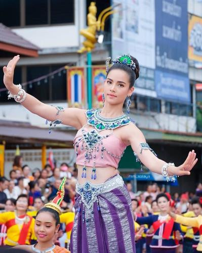 រាំពិធីបួងសួង Yaya ស៊ីថ្លៃកប់ពពកដល់ទៅជិត ១ ម៉ឺនដុល្លារ