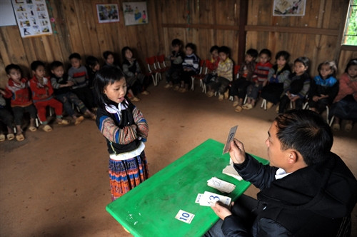 លោកគ្រូថ្នាក់មត្តេយ្យនៅ មូកាងចាយ