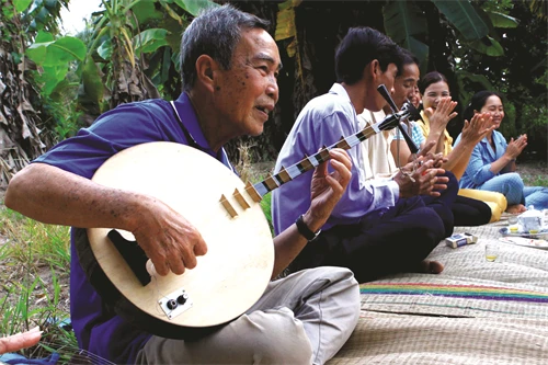 ចម្រៀងប្រជាប្រិយ “ឌើនកាតាយទឺ” លក្ខណៈវប្បធម៌នៃតំបន់ដីភាគខាងត្បូង