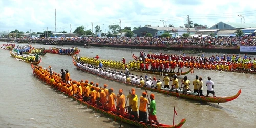 ទូក-ង សម្បត្តិវប្បធម៌របស់បងប្អូនជនជាតិខ្មែរ