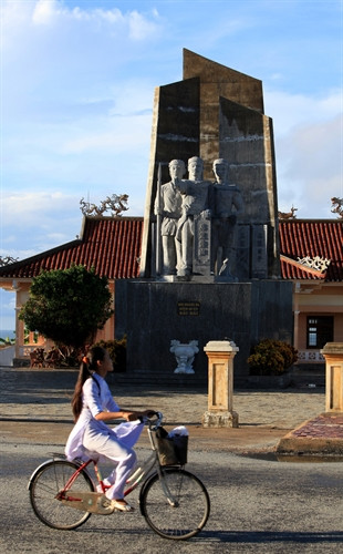 កេរដំណែលពីកងនាវាចរណ៍  ហា្វងសា លើកោះ លីសឺន