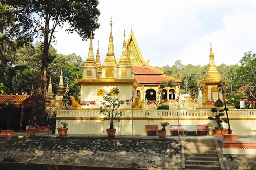 វត្ត អង្គ - វត្តបុរាណនៅលើទឹកដីខេត្ត ត្រាវិញ