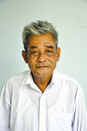 លោក ហ្វិញវ៉ាន់ហត នាំ “អក្សរ” មកអោយភូមិស្រុក